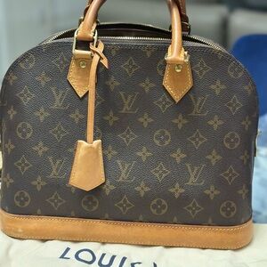 Louis Vuitton handbag in very good condition.